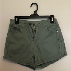 Charlotte Russe size 4 green refuge denim shorts